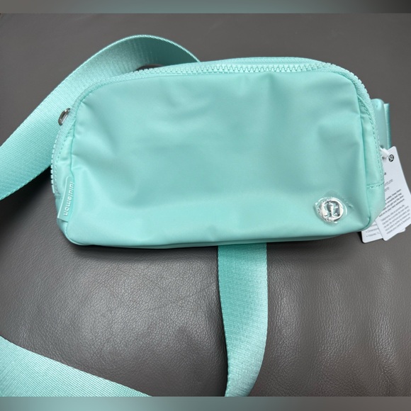 lululemon athletica Handbags - Lululemon Athletica Teal/ Blue Everywhere Belt Bag